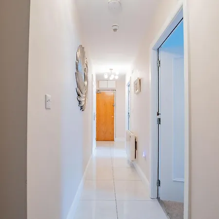 Luxury With Parking * Galway