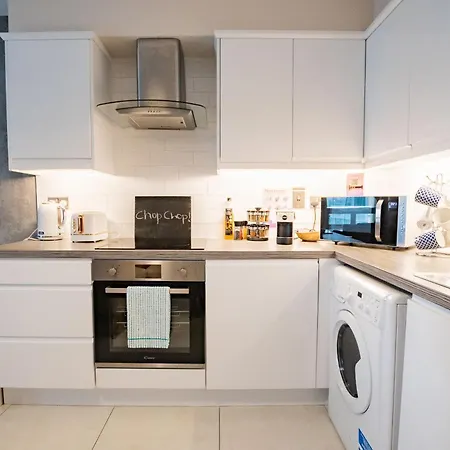 Luxury With Parking Apartment *