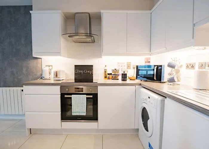 Luxury With Parking Apartment *